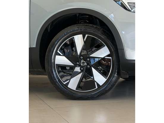 VOLVO-EX40-P6 RECHARGE ELECTRIC PLUS VOLVO-EX40-2025