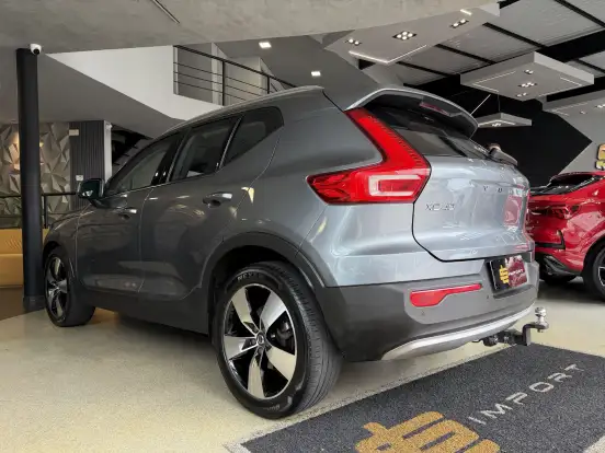 VOLVO-XC40-2.0 T5 GASOLINA MOMENTUM AWD GEARTRONIC VOLVO-XC40-2018