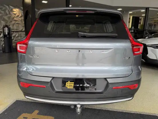 VOLVO-XC40-2.0 T5 GASOLINA MOMENTUM AWD GEARTRONIC VOLVO-XC40-2018