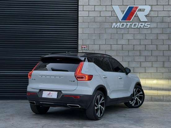 VOLVO-XC40-2.0 T5 GASOLINA R-DESIGN AWD GEARTRONIC VOLVO-XC40-2019