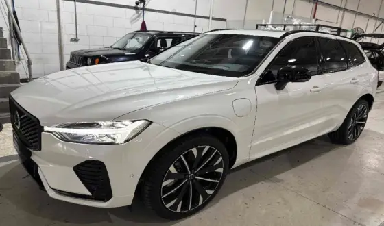 VOLVO XC60 2.0 T8 PHEV ULTRA DARK AWD GEARTRONIC