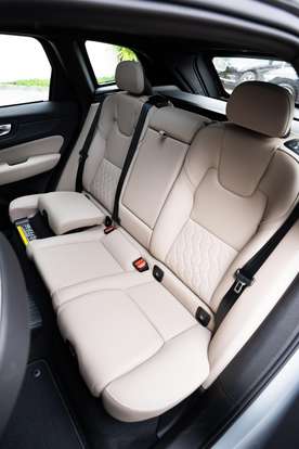 VOLVO-XC60-2026