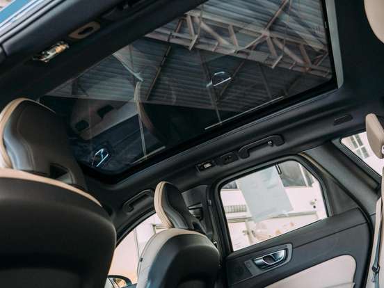 VOLVO-XC60-2025