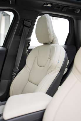 VOLVO-XC60-2026