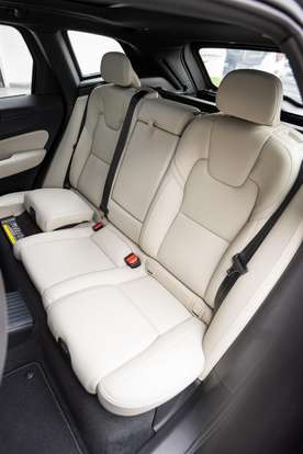 VOLVO-XC60-2026