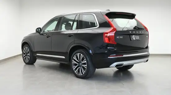 VOLVO-XC90-2021