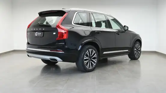 VOLVO-XC90-2021