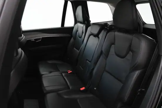 VOLVO-XC90-2021