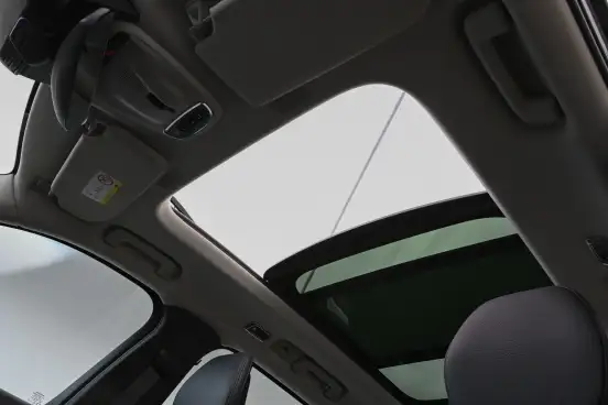 VOLVO-XC90-2021