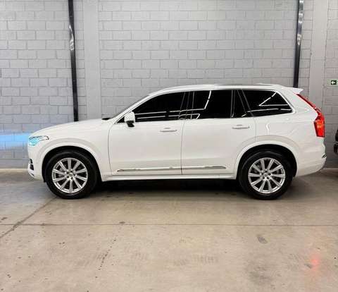 VOLVO-XC90-2018