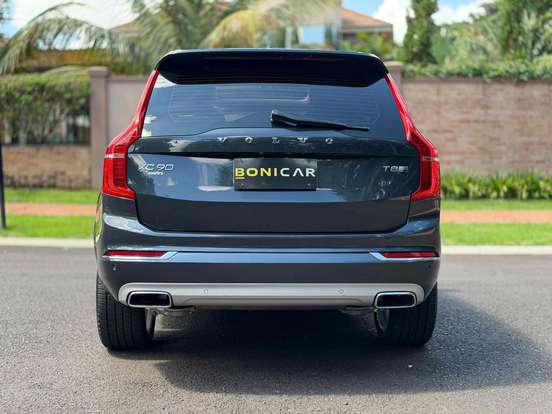VOLVO-XC90-2017