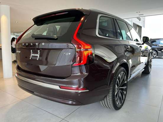 VOLVO-XC90-2025