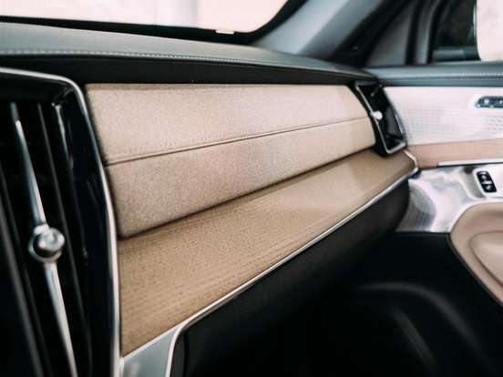 VOLVO-XC90-2025