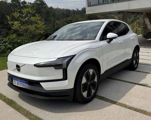 VOLVO-EX30-2024