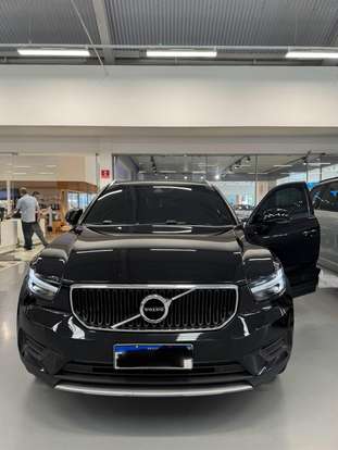 VOLVO-XC40-2020