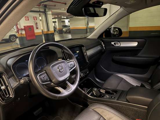 VOLVO-XC40-2.0 T4 GASOLINA MOMENTUM GEARTRONIC VOLVO-XC40-2020