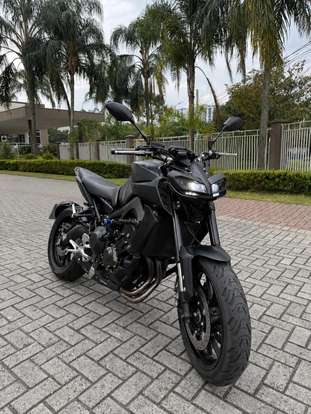 YAMAHA-MT-09-2023