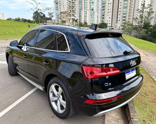 AUDI-Q5-2017