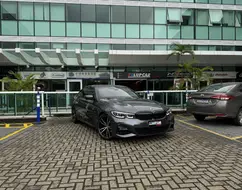 BMW 320i 2.0 16V TURBO FLEX M SPORT AUTOMÁTICO BMW 320i 2.0 16V TURBO FLEX M SPORT AUTOMÁTICO