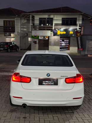 BMW-320i-2012