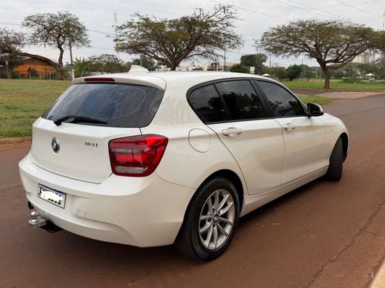 BMW-118i-1.6 16V TURBO GASOLINA 4P AUTOMÁTICO BMW-118i-2013