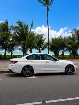 BMW-320i-2021