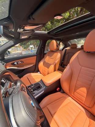 BMW-320i-2021