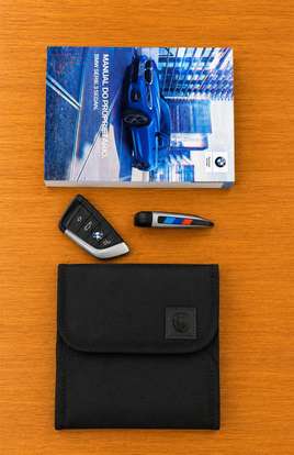 BMW-320i-2021