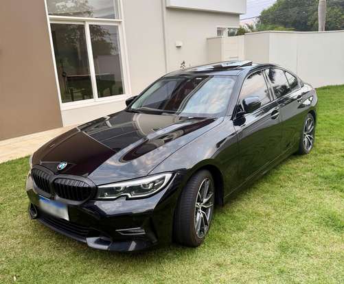 BMW-320i-2021