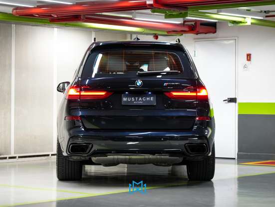 BMW-X7-2020