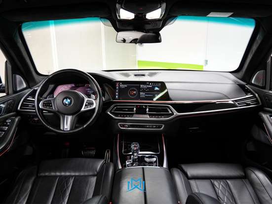 BMW-X7-2020