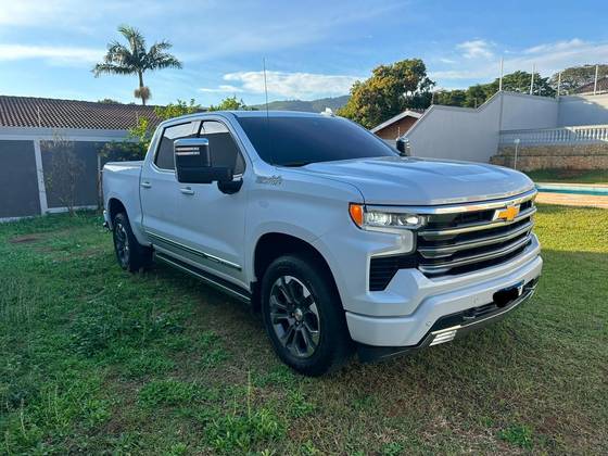CHEVROLET SILVERADO 5.3 V8 GASOLINA 1500 HIGH COUNTRY 4X4 AUTOMÁTICO