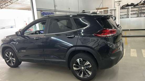 CHEVROLET-TRACKER-2023