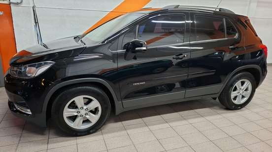 CHEVROLET-TRACKER-2017