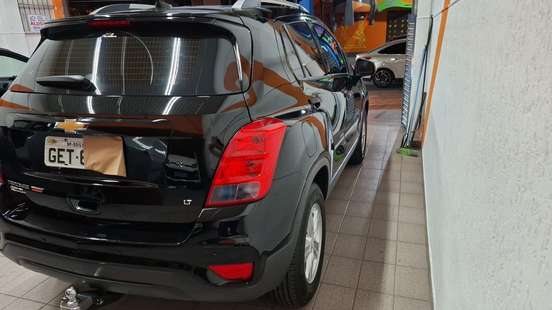 CHEVROLET-TRACKER-2017