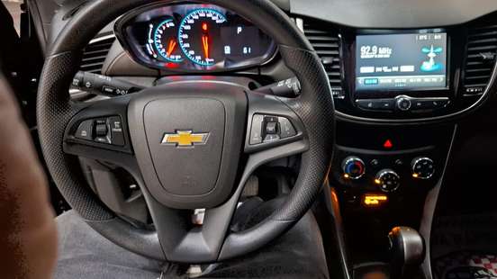 CHEVROLET-TRACKER-2017