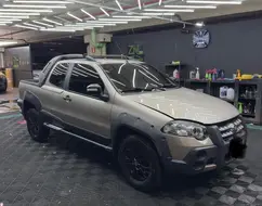 FIAT STRADA 1.8 MPI ADVENTURE CD 16V FLEX 2P MANUAL FIAT STRADA 1.8 MPI ADVENTURE CD 16V FLEX 2P MANUAL