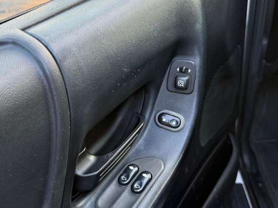 FORD-RANGER-2.3 XLS SPORT 16V 4X2 CS GASOLINA 2P MANUAL FORD-RANGER-2012