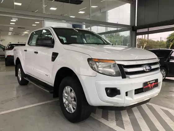 FORD RANGER 3.2 XLS 4X4 CD 20V DIESEL 4P AUTOMÁTICO FORD RANGER 3.2 XLS 4X4 CD 20V DIESEL 4P AUTOMÁTICO