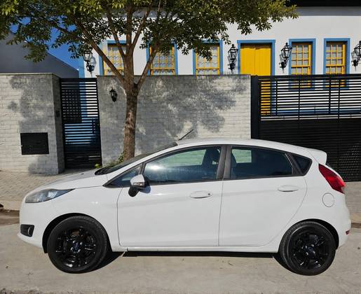 FORD FIESTA 1.6 SE HATCH 16V FLEX 4P POWERSHIFT