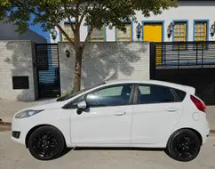 FORD FIESTA 1.6 SE HATCH 16V FLEX 4P POWERSHIFT FORD FIESTA 1.6 SE HATCH 16V FLEX 4P POWERSHIFT