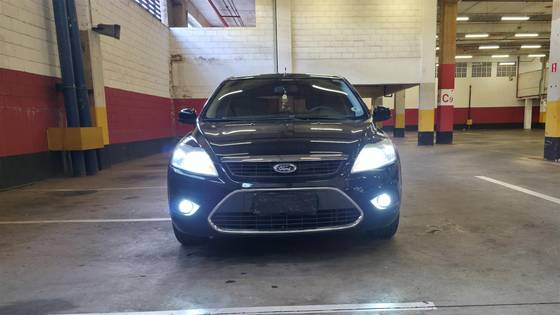 FORD FOCUS 2.0 GLX SEDAN 16V GASOLINA 4P MANUAL