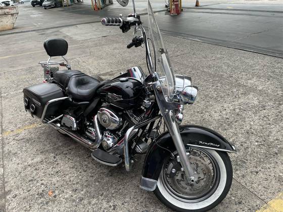 HARLEY-DAVIDSON ROAD KING CLASSIC 