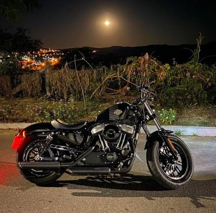 HARLEY-DAVIDSON SPORTSTER FORTY-EIGHT 