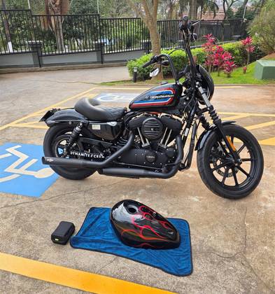 HARLEY-DAVIDSON SPORTSTER IRON 1200 