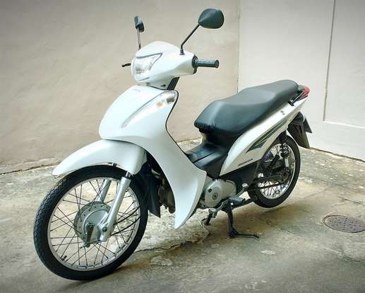 HONDA-BIZ 125 ES-2015