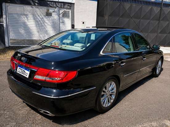 HYUNDAI-AZERA-2010