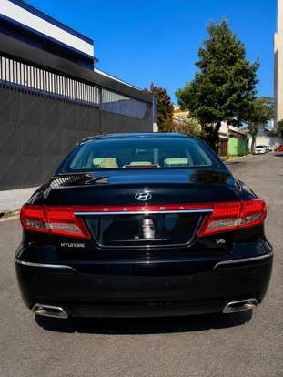 HYUNDAI-AZERA-2010