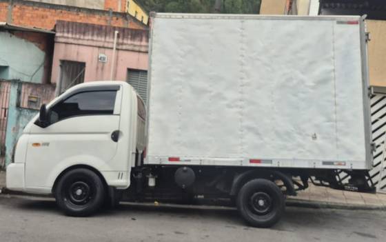 HYUNDAI HR 2.5 LONGO SEM CAÇAMBA 4X2 16V 130CV TURBO INTERCOOLER DIESEL 2P MANUAL