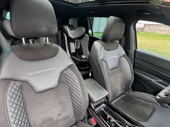 JEEP-COMMANDER-2.0 HURRICANE 4 TURBO GASOLINA BLACKHAWK AT9 JEEP-COMMANDER-2024